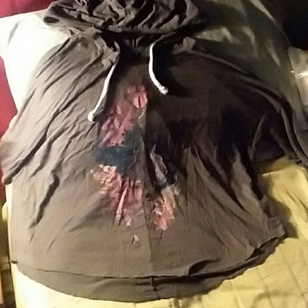 Long sleeve hooded tee
